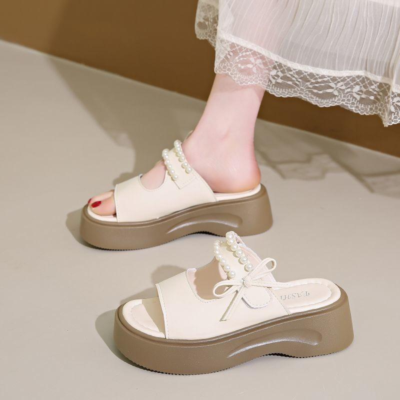 

Good-looking sandals on feet when traveling, summer pearl gentle with skirt cool slippers 40