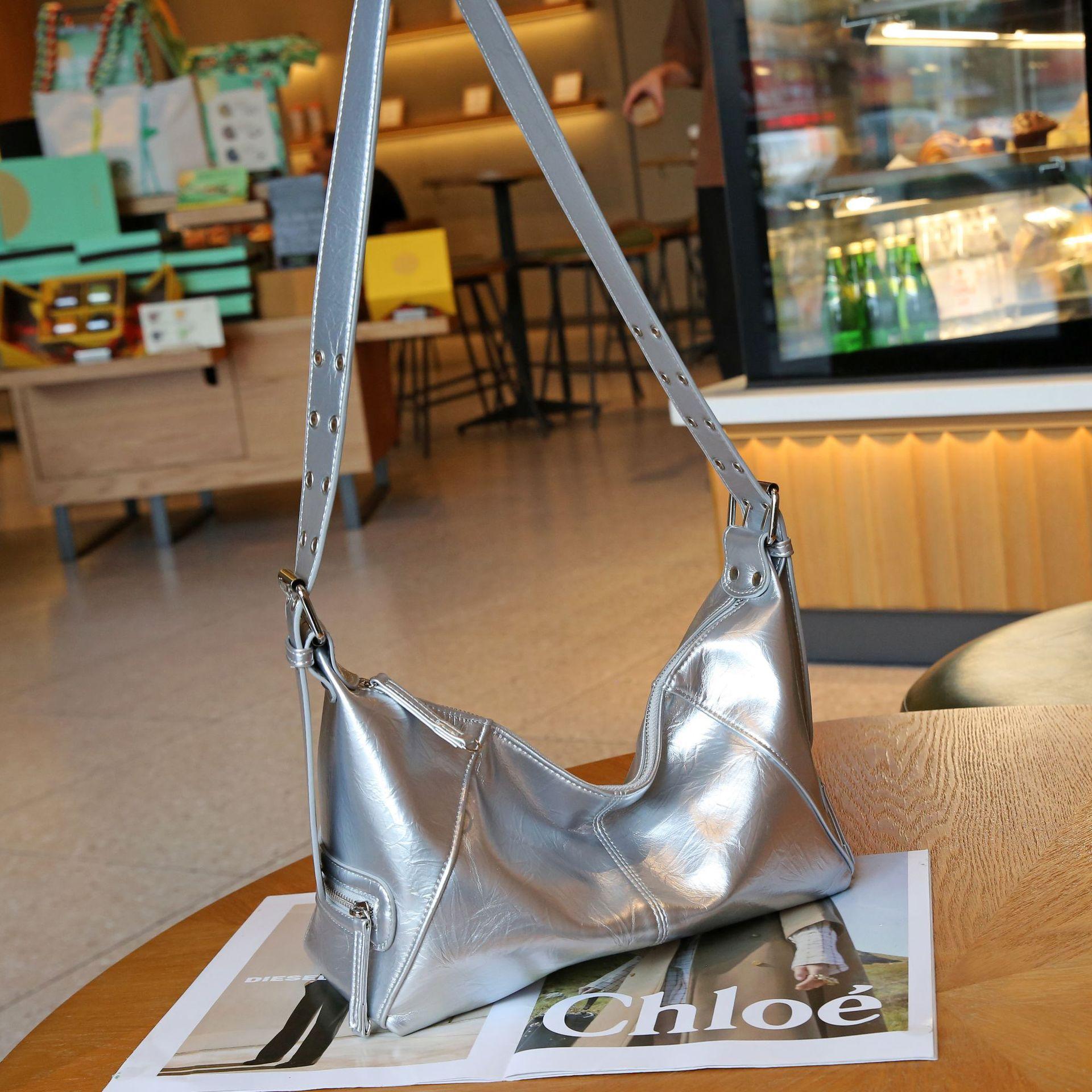 

Новая модная нишевая сумка-мессенджер на плечо серебряный