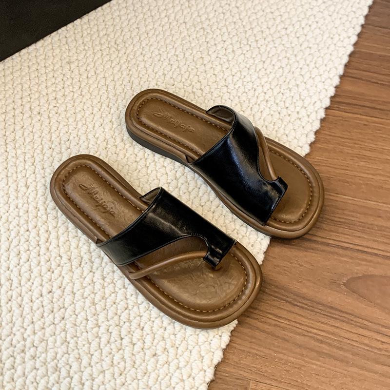 2025 summer new niche design sense cover toe casual versatile sandals wear soft bottom comfortable retro slippers women
