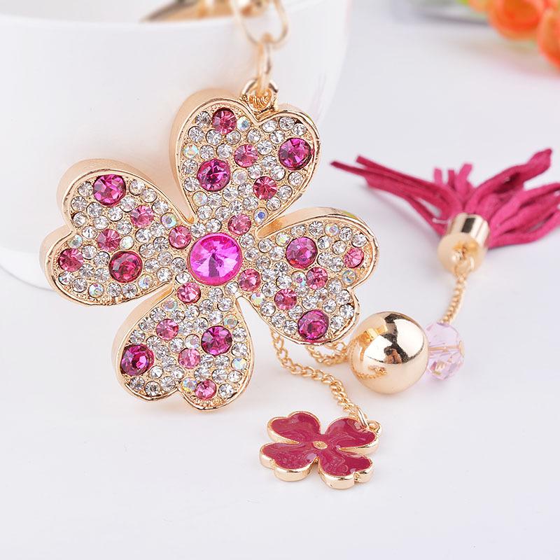 Luxury Designer Jewelry Creative Lucky Clover Keychain with Sparking Rhinestone Fashion Bag Keychain Car Pendant