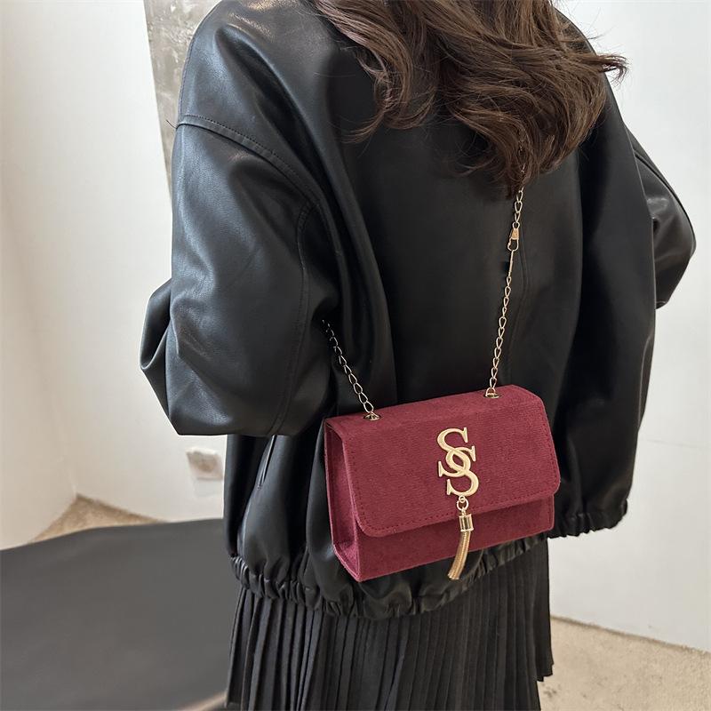 Simple Casual Small Square Bag 2025 Winter Retro Niche Fashion Messenger Bag Women's New Personality Trend Shoulder Bag