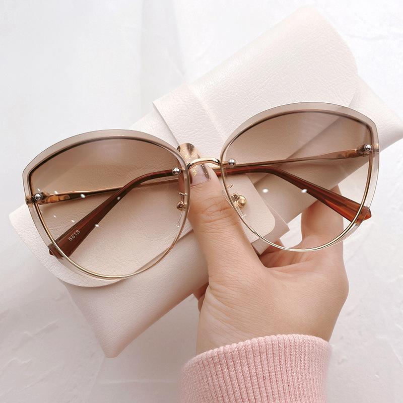 Fashion Cat Eyes Sunglasses Women Metal Female UV400 Vintage Ladies Stylish Design Oversized Square Sunglasses For Women