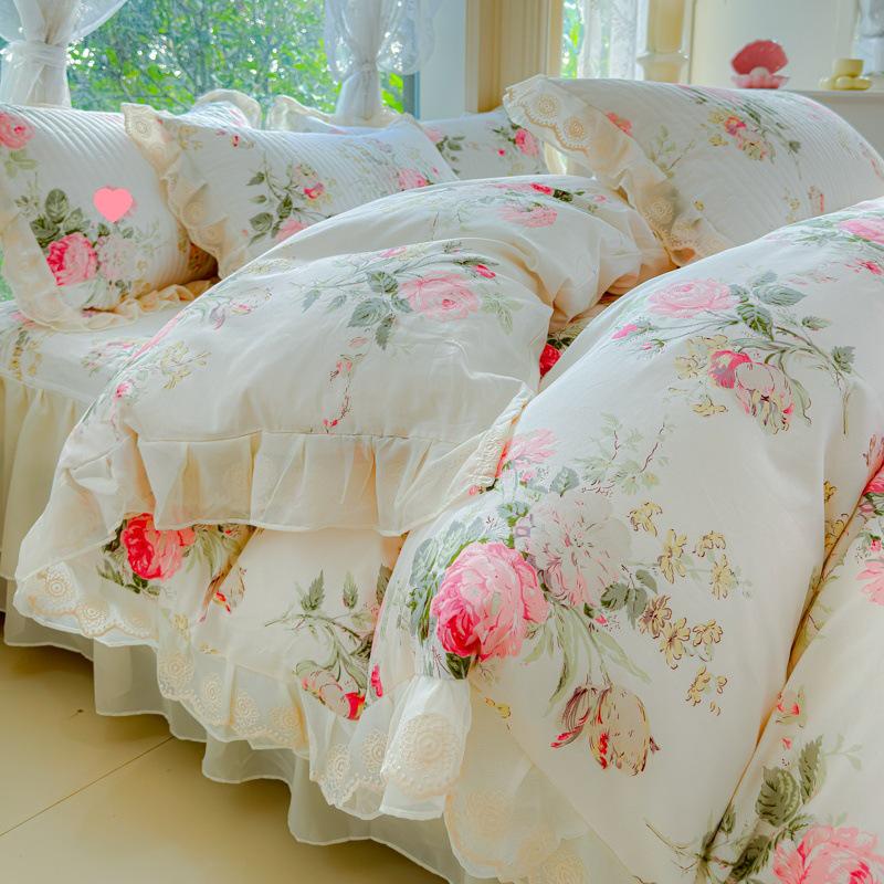 2026 Baumwoll-Print gesteppter Bettrüsche 4-teiliges Set mit Spitzenbesatz