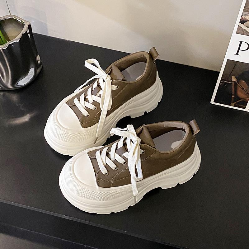 

Fashion and versatile small man increases height and looks thin, comfortable and lightweight sports and leisure shoes, versatile platform sports shoes 39 коричневый