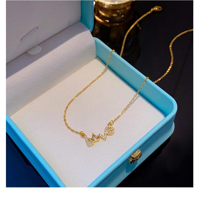 Women Fashion Crown Love Inlaid Diamond Titanium Steel Pendant Clavicle Necklace