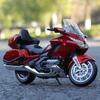 1/9 HONDA Gold Wing GL1800 Alloy Street Motorcycle Model Diecast Metal Leisure Touring Motorcycle Model Sound Light Kid Toy Gift