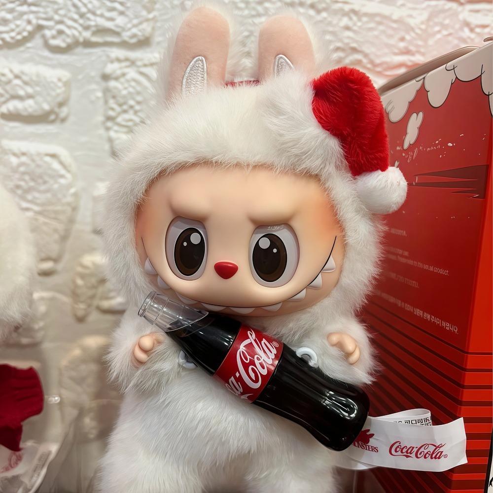 LABUBU Dukke figurer G3 Bilpynt - Vinyl Coca-Cola Flaske Auto Dekor, Speil/Dashbord/Ventilasjonsklemme Ornament, Samleobjekt Sikker Kjøring Gave