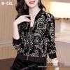 Golden Velvet Women's Slim Fit Baseball Jacket – Korean Style Autumn/Winter Fashion.