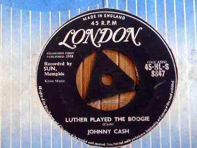 Disco de 7 polegadas JOHNNY CASH - Luther Played The Boogie 45HLS8847 London Records 1958 Reino Unido Folk Usado