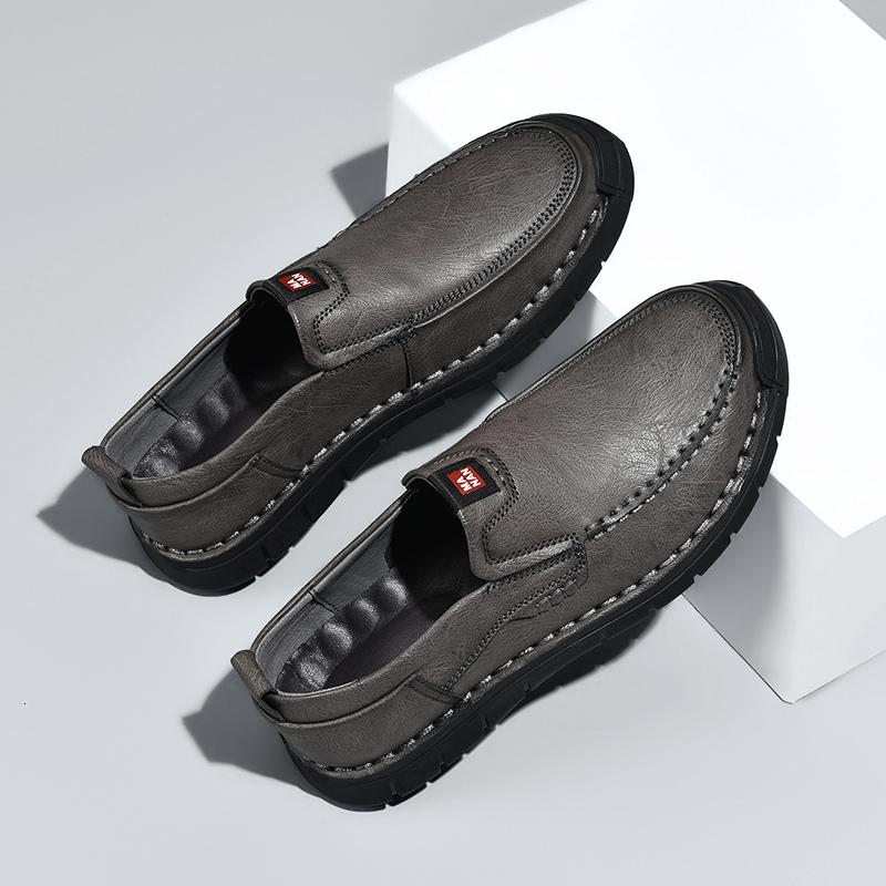 Fashion Soft Mens Leather Slip-ons Shoes New Arrival Leather Loafers Handmade Business Shoes Round Toe Casual Shoes Man Driving Footwear