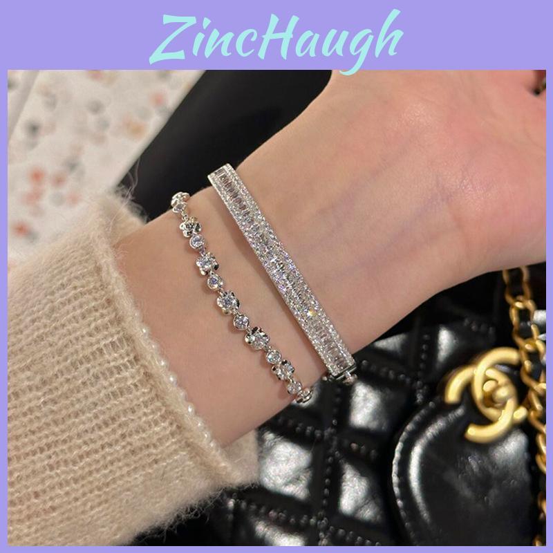 Silver Alloy Zircon Hand Chain With Circular Elements For Stylish Casual Look