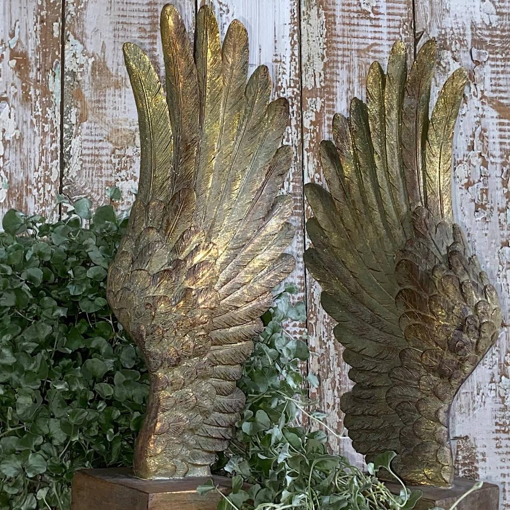 2 angel wings on a resin base decorative figurine