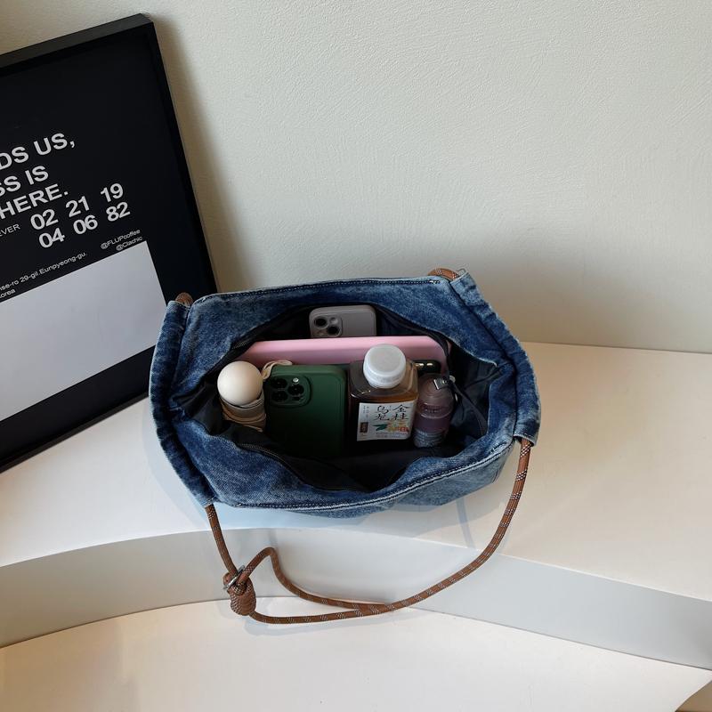 Denim Bag Women's Large Capacity Shoulder Crossbody Bag Student Class Commuter Tote Bag