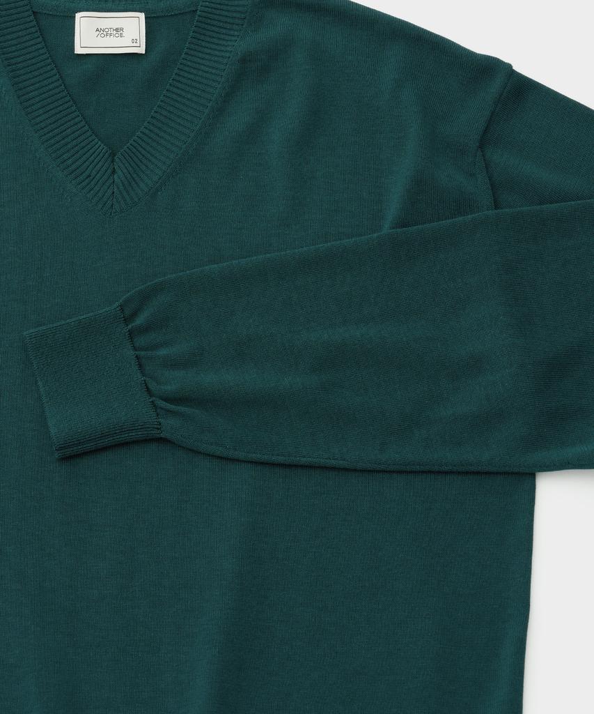 ANOTHER OFFICE Current Silk V-Neck Knit (Forest)