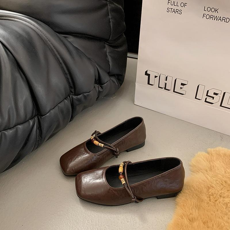 

One foot on Mary Jane small leather shoes, children with skirts, autumn new shallow single shoes 40 коричневый