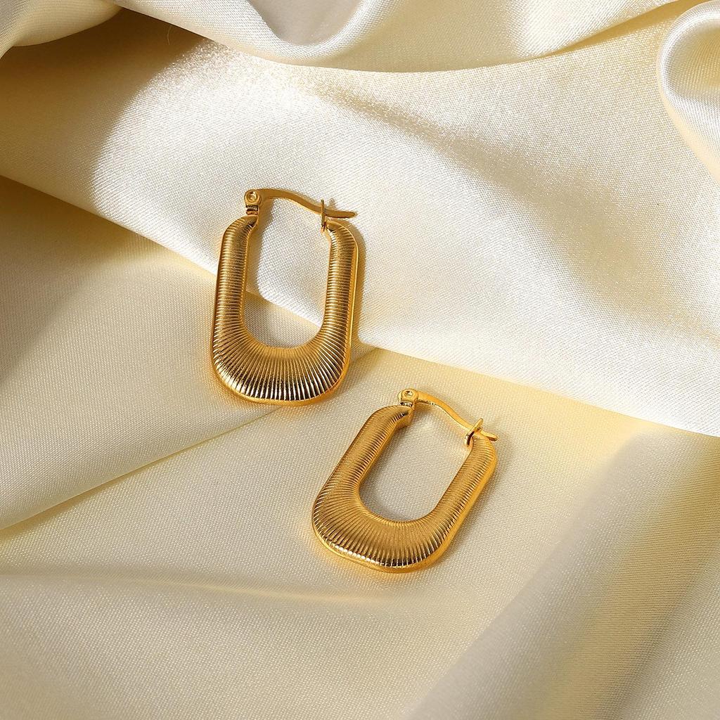 18K Gold U-Shaped Titanium Steel Earrings for Women - Inspired by European and American Internet Celebrity Bloggers