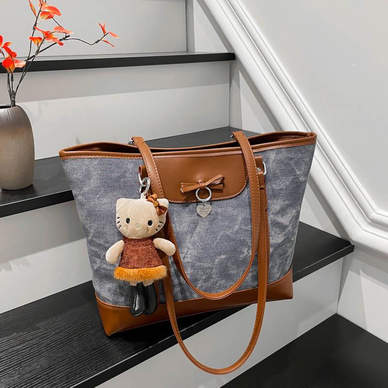 

Fashion commuter large-capacity bag women s 2025 autumn new foreign-style shoulder bag college student portable tote bag no pendant