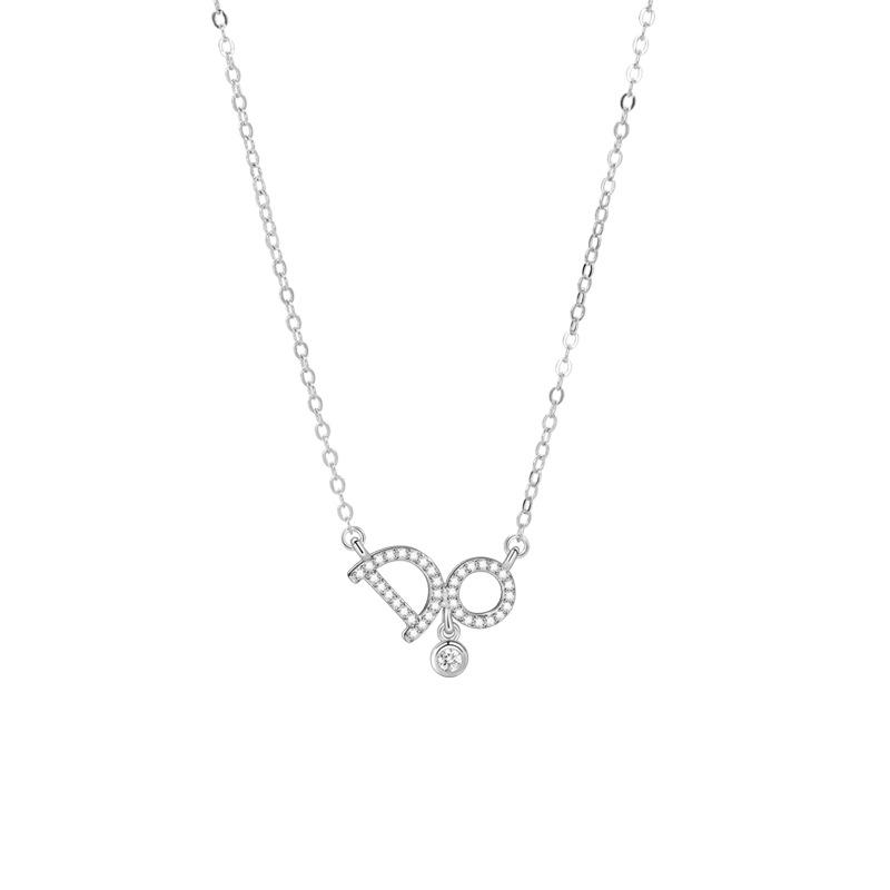 English letters DO necklace Female simplicity Personality temperament Versatile niche design pendant Clavicle chain
