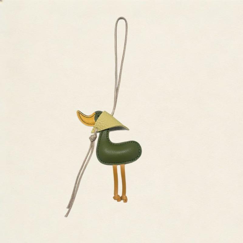 New Creative Scarf Duck Duck Duckling Car Keychain Leather Bag Pendant Pendant Car Keychain Decoration With Cute Keychain