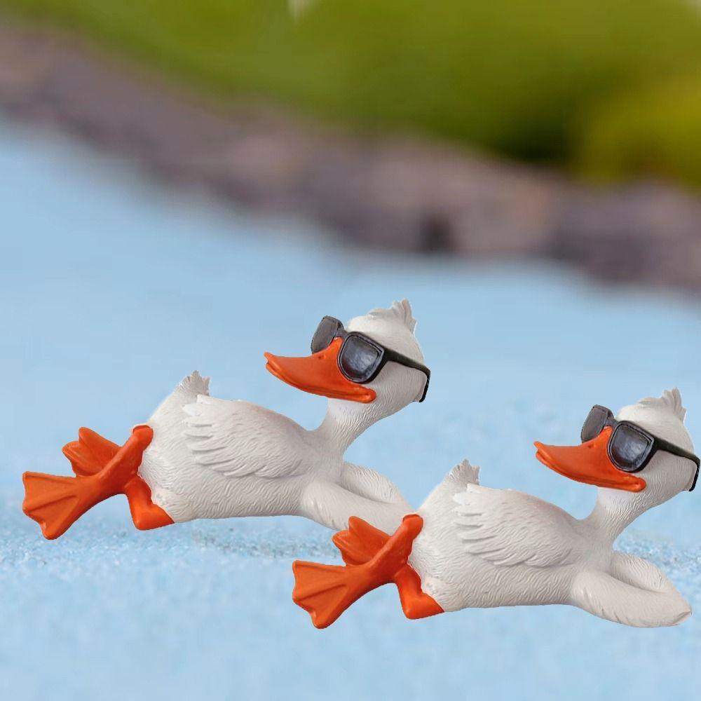 

PVC Statue Duck Decor Figure Cartoon Duck Action Figures Duck Yard Art Sculpture Car Ornaments білий