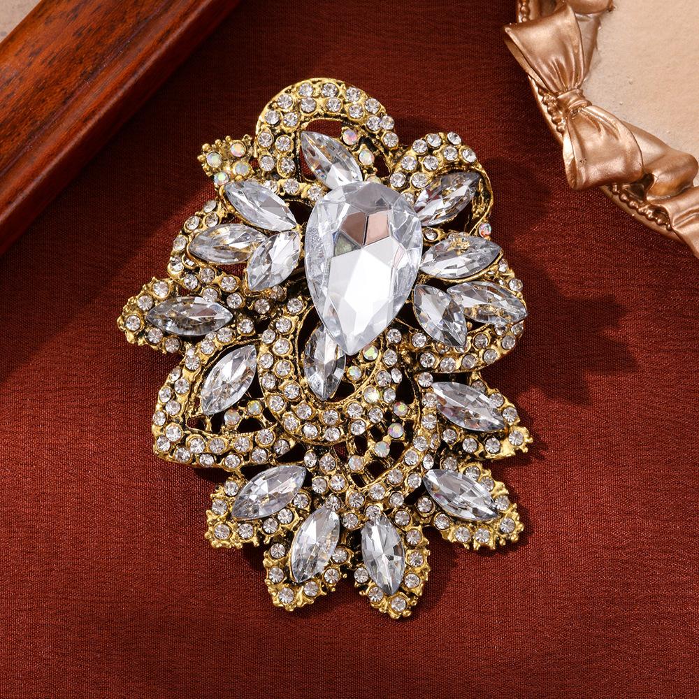 European and American crystal large floral leaf brooch retro women s elegant high-end lapel pin suit jacket coat accessory