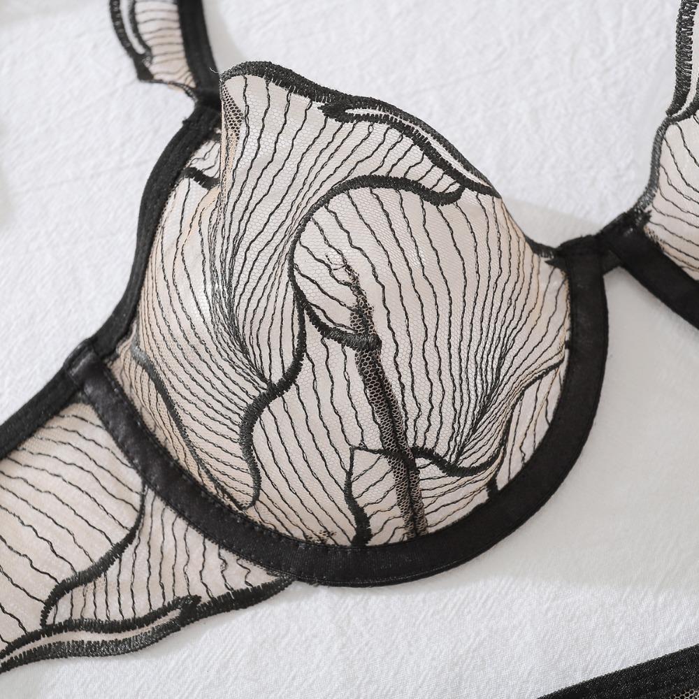 4pcs Sexy Ultra-thin Mesh Women'S Lingerie Set with French Hollow Lace Breathable Bra Thong Thigh-High Socks and Thigh Lace Trim