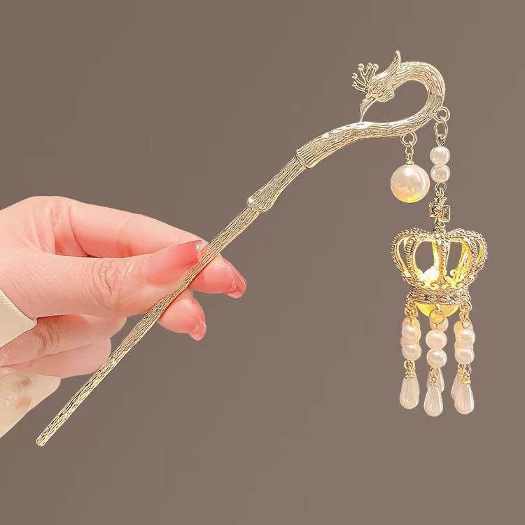 Ancient Style Luminous Hairpin: High-End Alloy Lantern Design for Hanfu Skirts