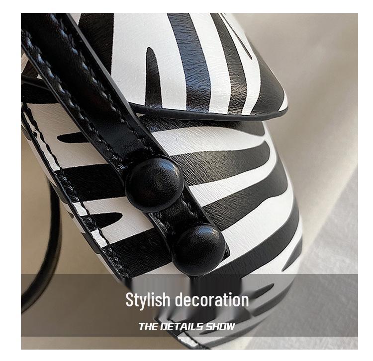 Korean Retro Saddle Bag 2022: Summer Single Shoulder & Crossbody Bag, Fashionable & Versatile Ladies Mobile Phone Accessory