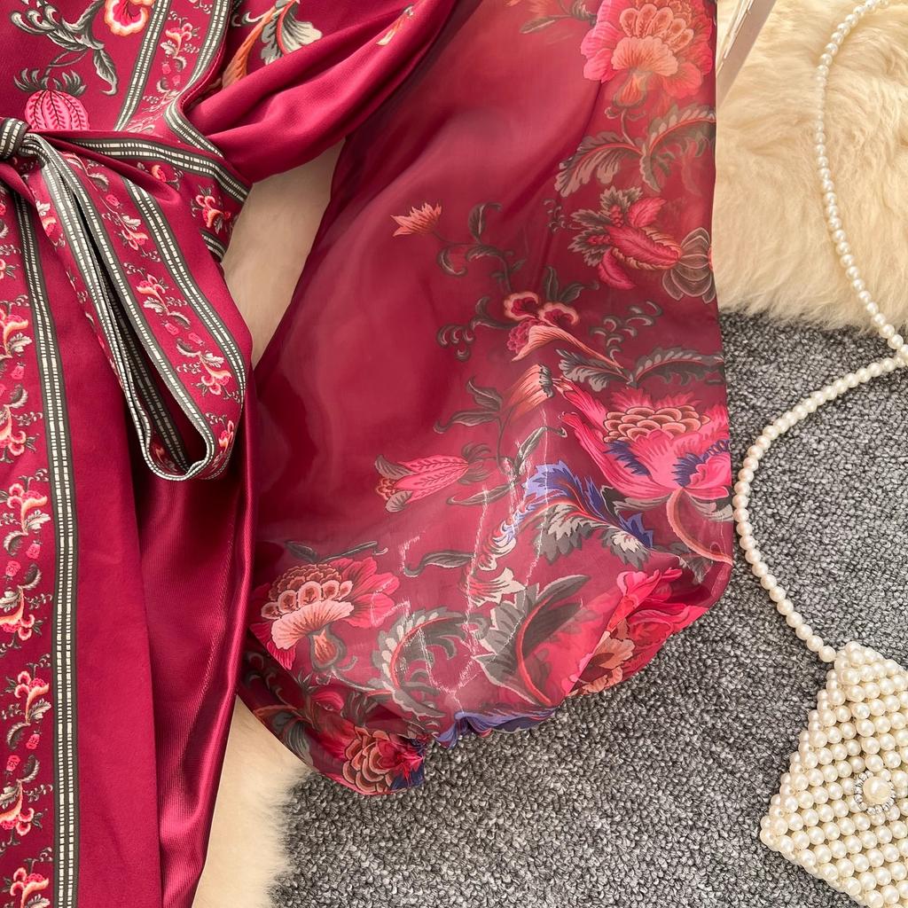 Wunderschönes Chiffon-Wickelkleid mit Blumendruck und Laternenärmeln, Spleißbandage, Schnürung, Kreuz-V-Ausschnitt, dicker Satin, Boho-Partykleidung