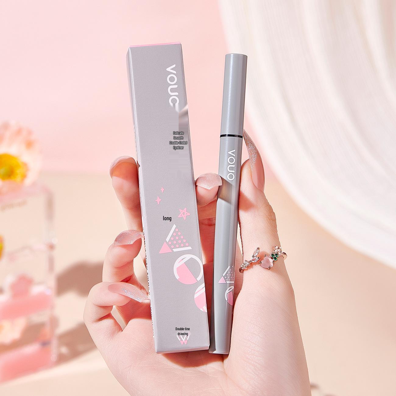 

VOUO Dual-Tip Eyeliner Pen: Double-Claw & Forked Lower Lash, Waterproof, Smudge-Proof, Quick-Drying, Ultra-Fine.