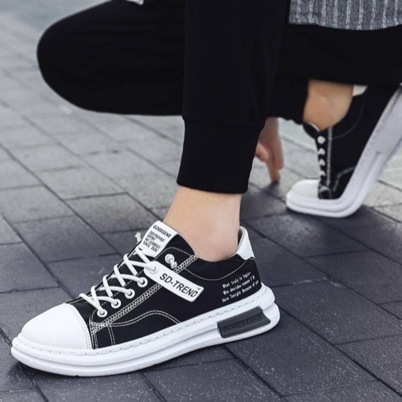 Summer Youth Men Canvas Vulcanized Shoes Flats Shoes Trend Light Breathable Men Casual Sneakers Male Board Shoe chaussures femme
