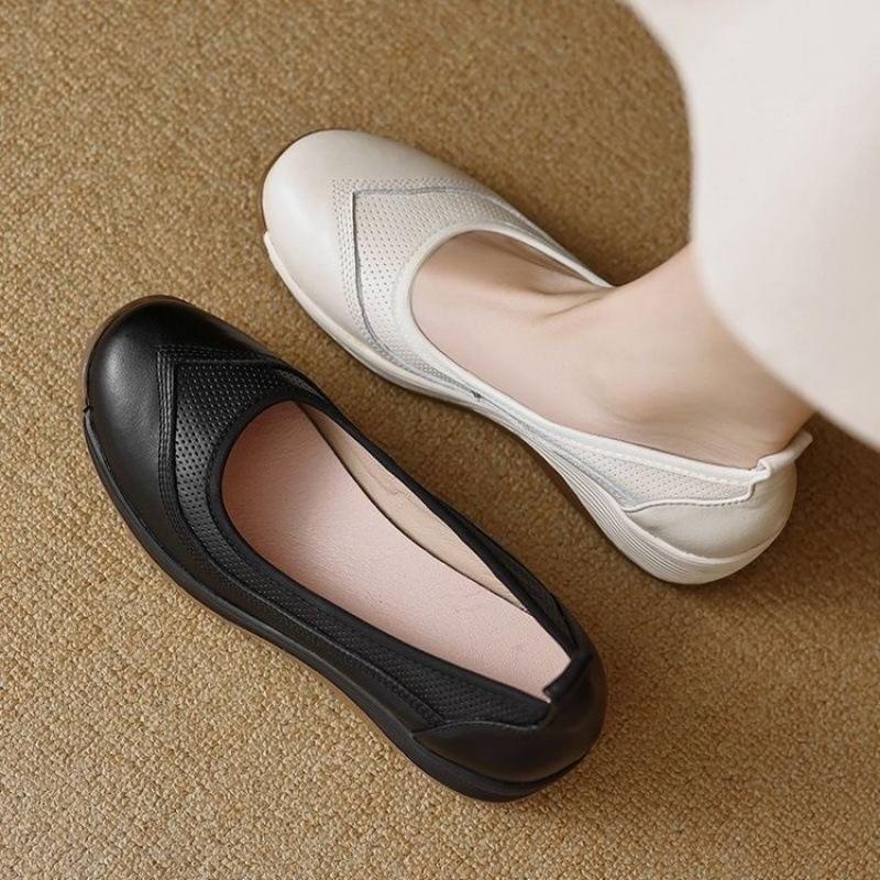 Comfortable Casual Mother Shoes Platform-soled Versatile Muffin-soled Small Leather Shoes 2025 Autumn New Wedge Heel Middle-aged Single Shoes Women