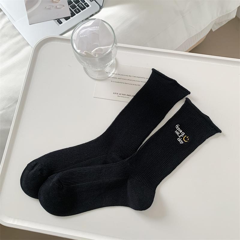 

Four Seasons Curling Embroidered Letters Tube Socks Internet Celebrity Xiaohongshu Fashion Small Smiley Face Stacking Socks One size fits all чорний