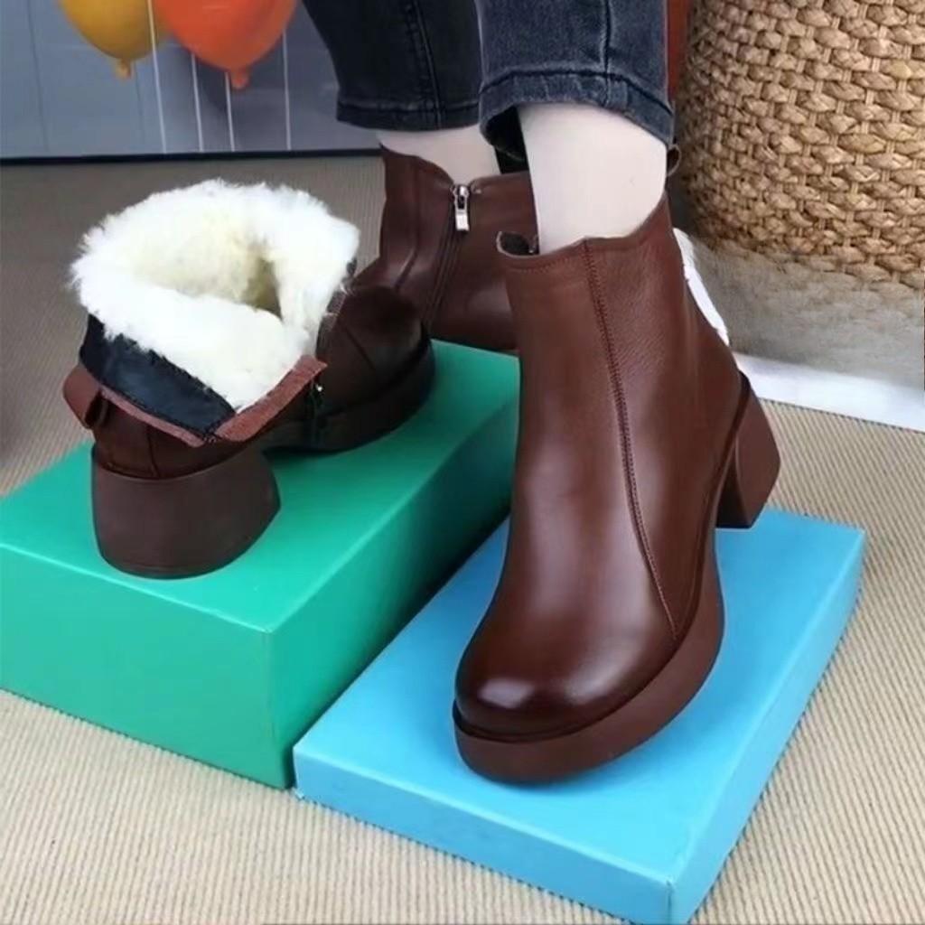 Women's Large Size Soft Sole Winter Warm Anti-slip Fur One Snow Boots Padded Lined Ankle Boots Anti-slip Outdoor Sports Cotton Boots Leather Boots