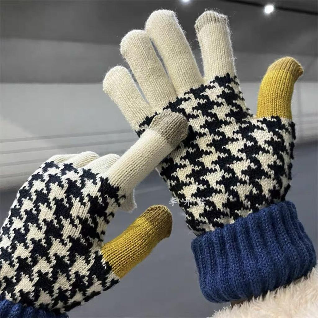 Winter Fleece and Thickened Touch Screen Color Blocking Striped Gloves for Girls Korean Version Instagram Cute Student Cycling Warm Gloves