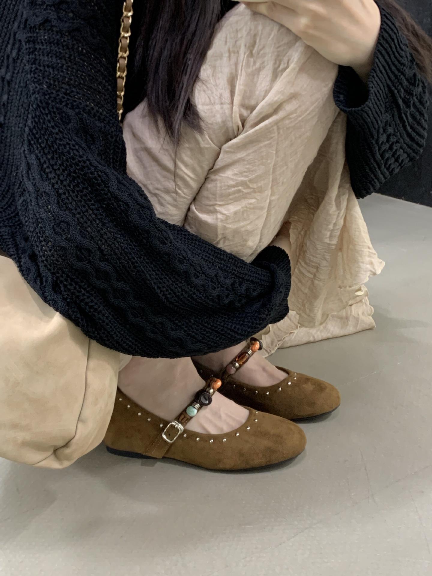 

Mary Jane shoes women s 2025 autumn new French retro round head shallow mouth Mori series inner 4cm beaded women s shoes 39 светло-коричневого