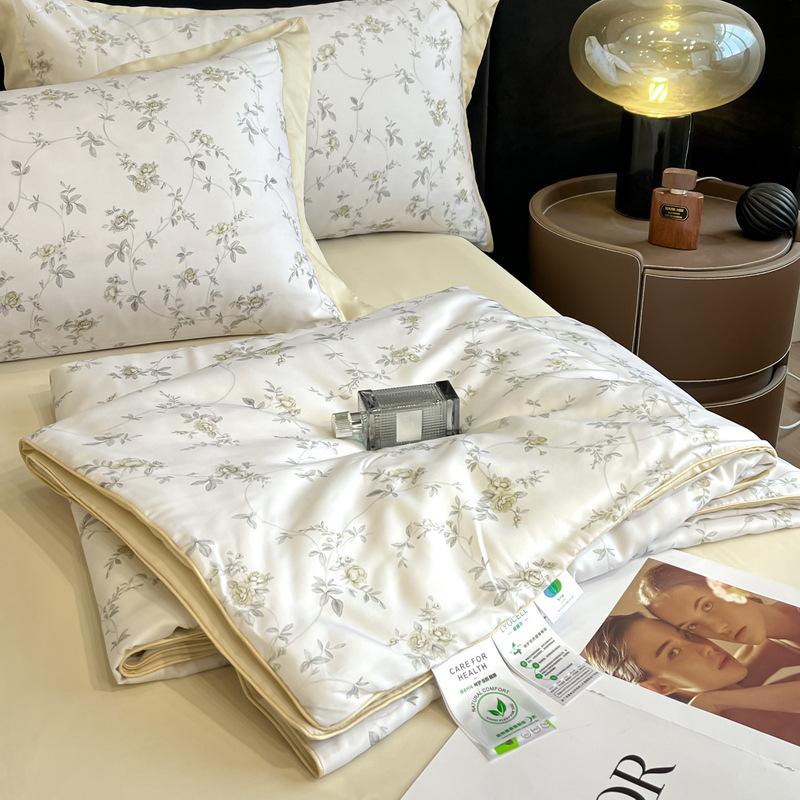 

Комплект из четырех предметов: одеяло из ледяного шелка для прохладного лета, 100 летних одеял, простыни, наволочки 1.5m-1.8m bed