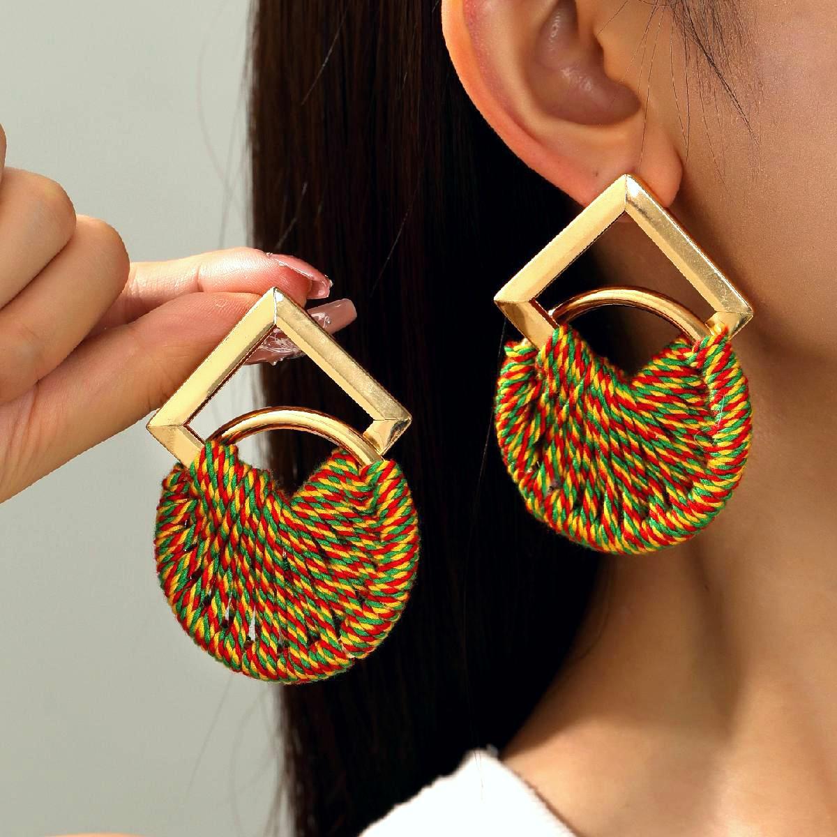 

Модні сережки-краплі для жіночих прикрас різнокольоровий