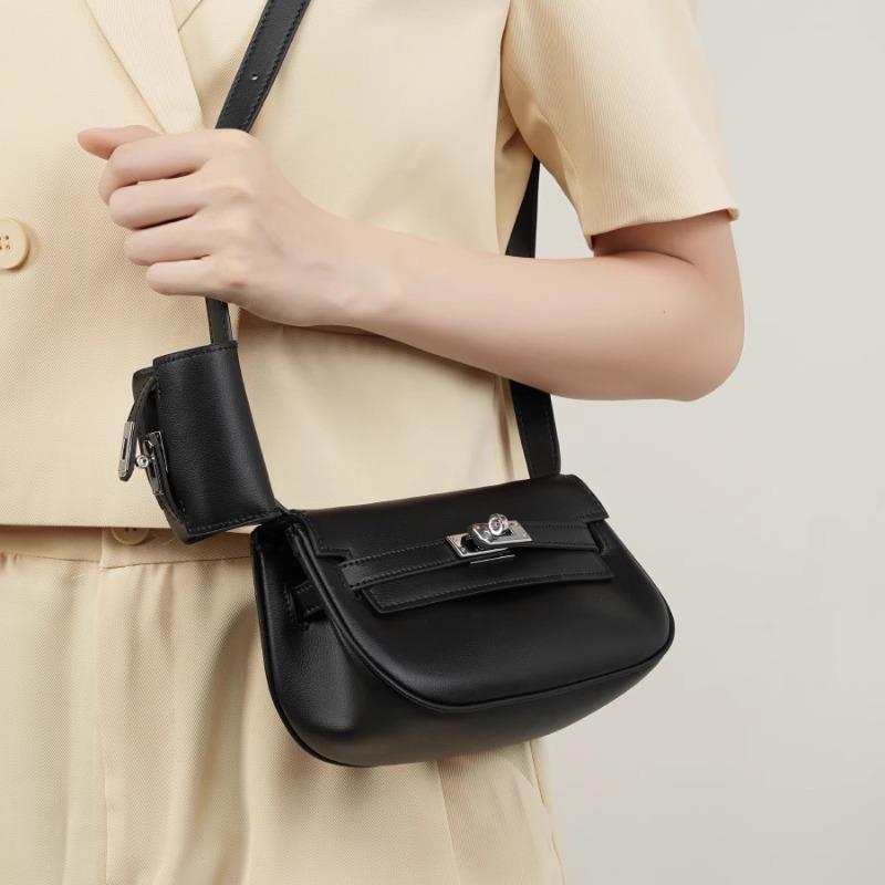 Spring and summer new fashion personalized shoulder messenger bag Majia earphone bag