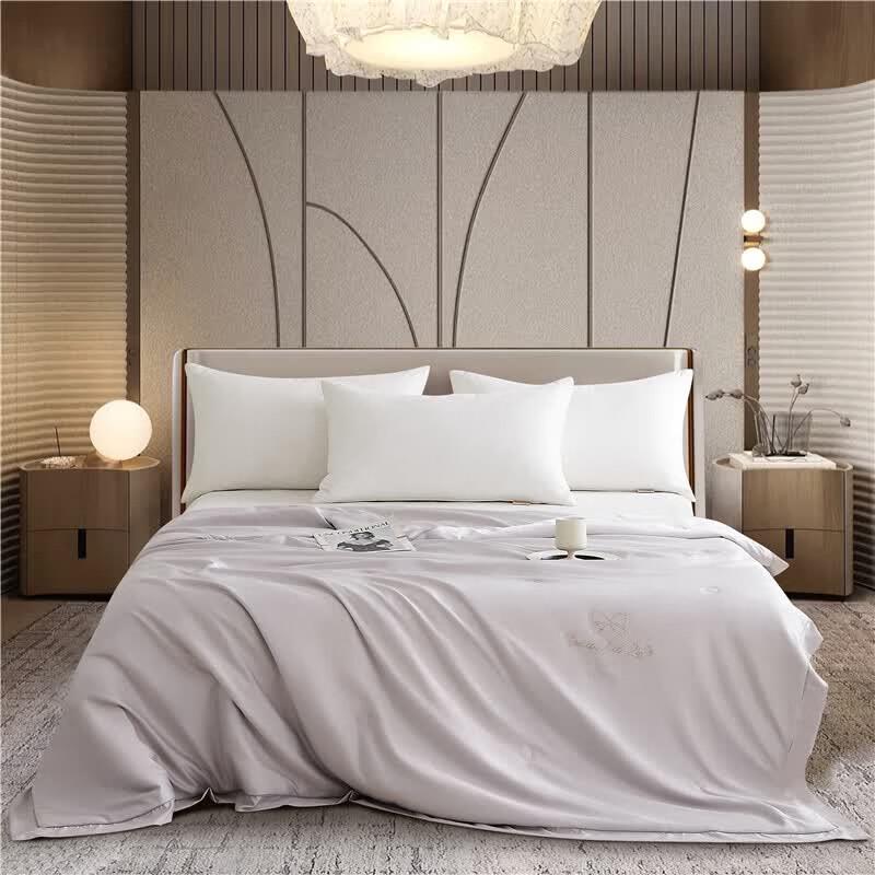 Luxury Violet Tussah Silk All-Season Quilt