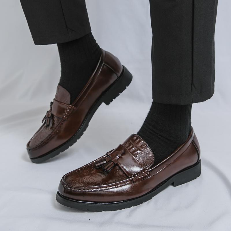 

Fashion New Leather Men Loafers Handmade Moccasins Driving Footwear Simple Designer Slip on Boat Shoes High Quality Man Casual Shoes 46