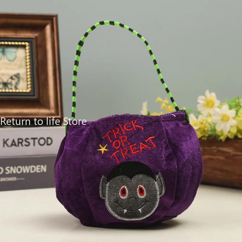 

Halloween Embroidered Portable Candy Bag for Children Portable Decorative Props Basket Halloween Pumpkin Bucket Candy Bag