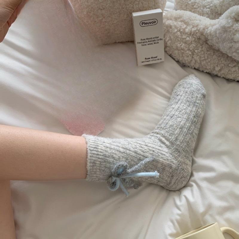 Bows Wool Socks - Children's Mid-length Socks, Suitable for Autumn and Winter, Thick and Warm, Pile-style Socks