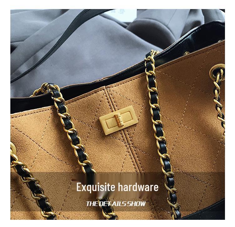 2025 New Women's High-End Retro Shoulder/Crossbody Bag with Iron Chain - Versatile Tote for Commuting