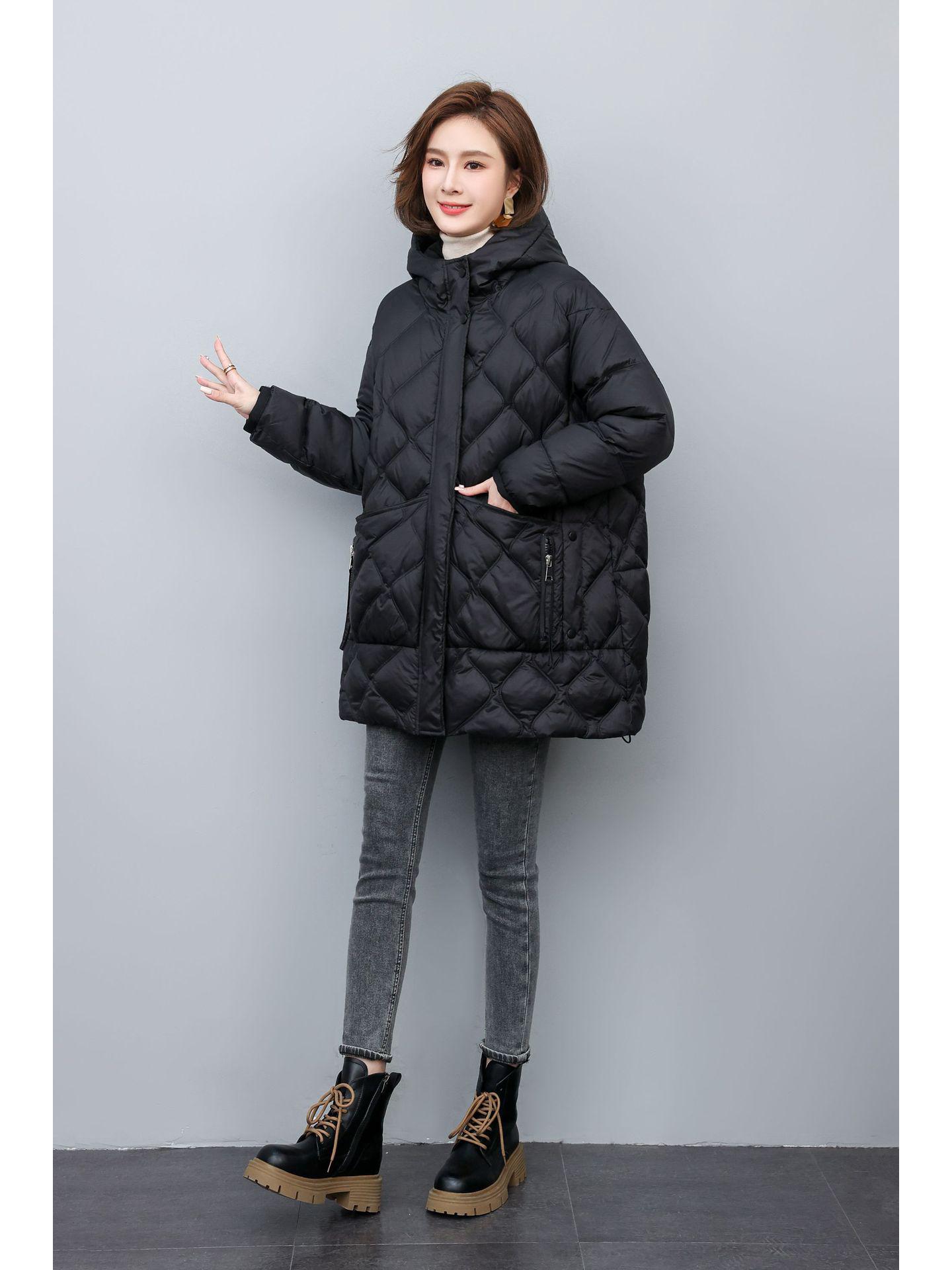 

Женский пуховик средней длины с капюшоном - Новый стиль 2024 года, теплая свободная куртка для мам среднего возраста. XXL (175-200 jin) чёрный