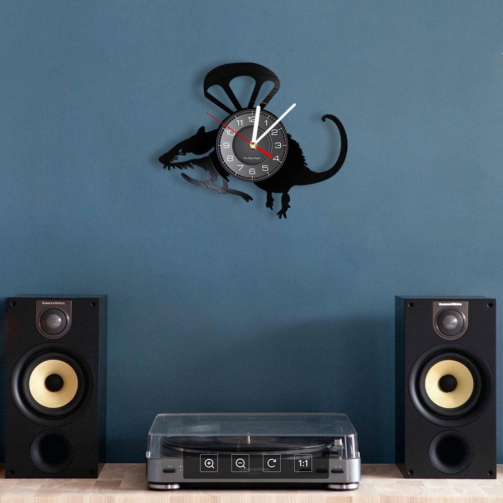 Banksy Rat Wall Art Flying Helicopter Rat Vinyl Record Wall Clock Cute Paratrooper Mouse Decorative Wall Watch Home Decor Clock
