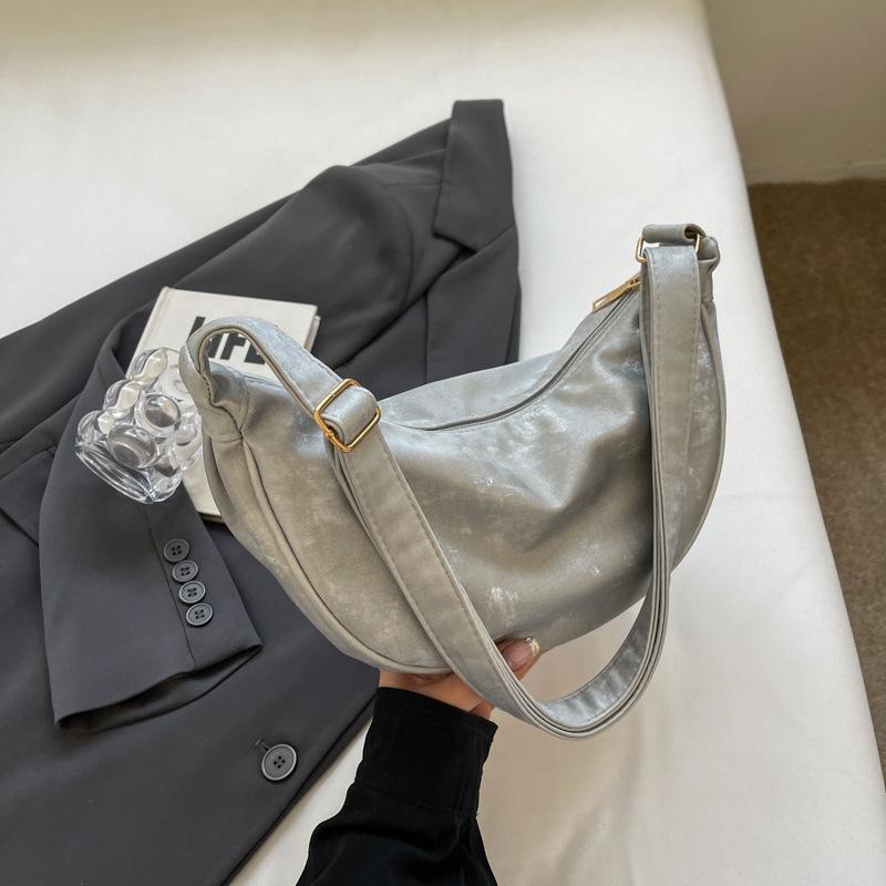 Korean Version of Niche Large Capacity Dumpling Bag for Women New Fashionable and Fashionable Casual One-shoulder Crossbody Bag Underarm Bag Trendy