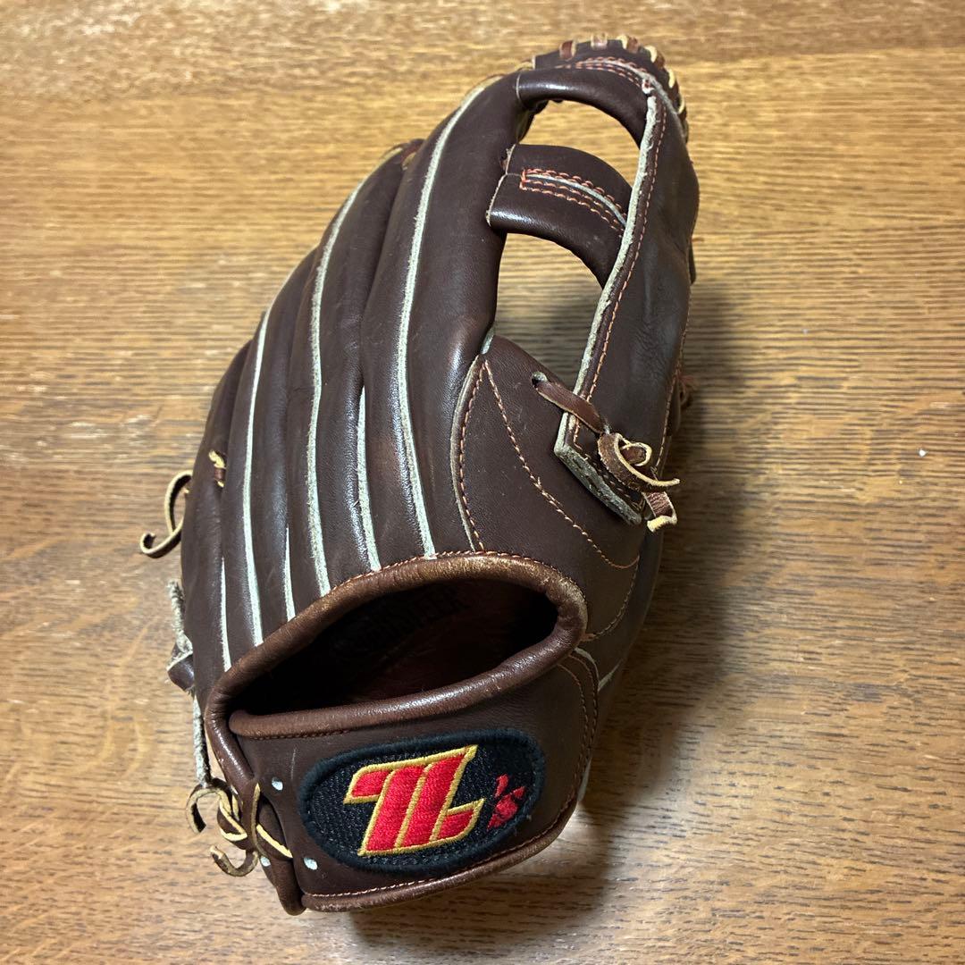 Used ZEET Softball Glove 1