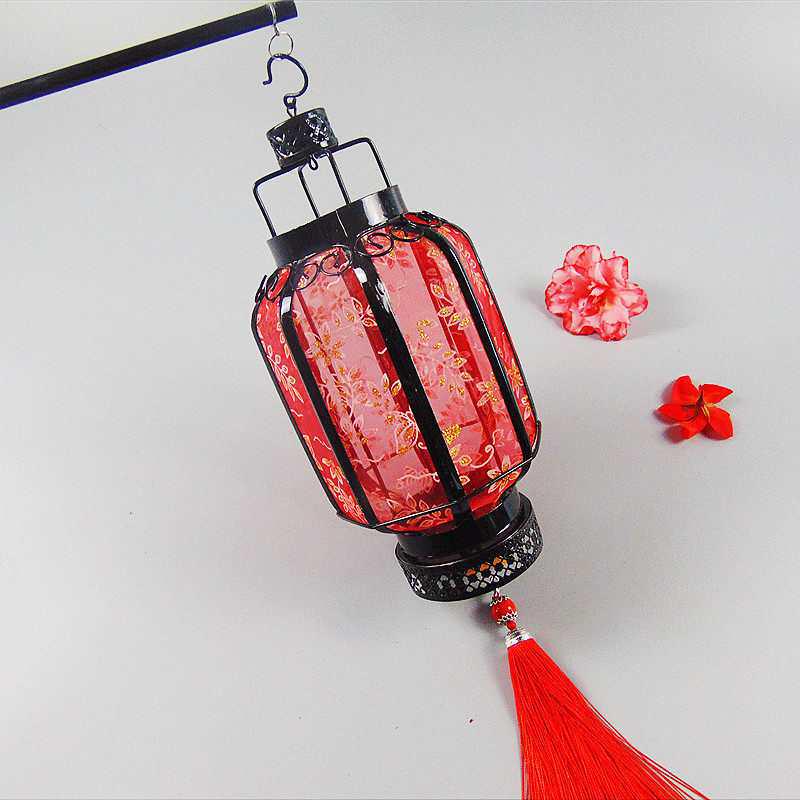 Hanfu Style Antique Handheld Lantern - Iron Art, Luminous Palace Lantern, Chinese Style Photography Prop, Flower Design