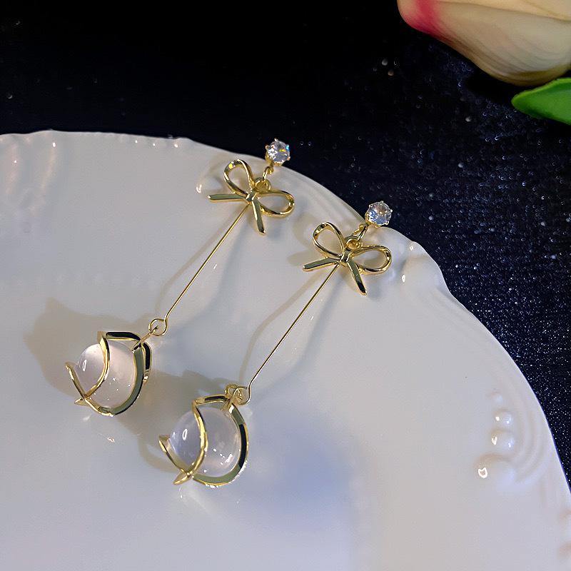 Fashion Round Opal Bead Dangle Earrings for Women Party Rhinestones Hollow Out Bow Knot Drop Earrings Golden Party Long Jewelry